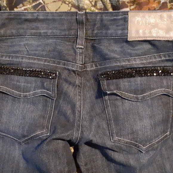 Guess Jeans - Picture 2 of 4